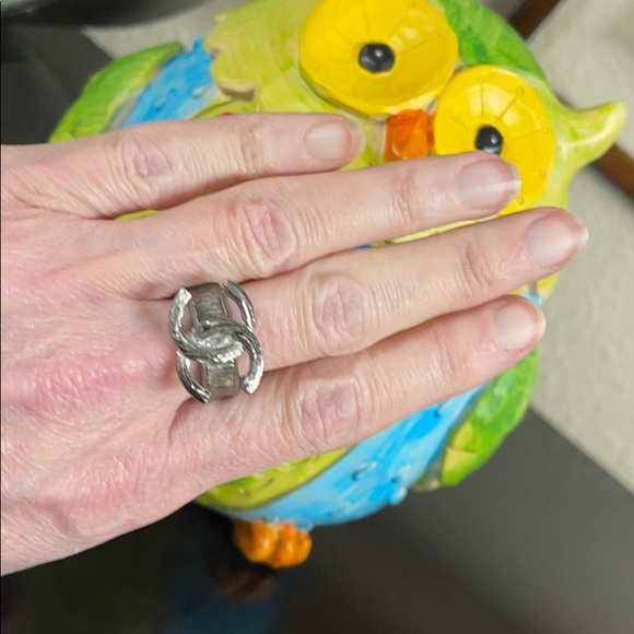 WOW POSHMARK - AUTHENTIC CHANEL PARIS SUPERMODEL RING - Picture 16 of 16